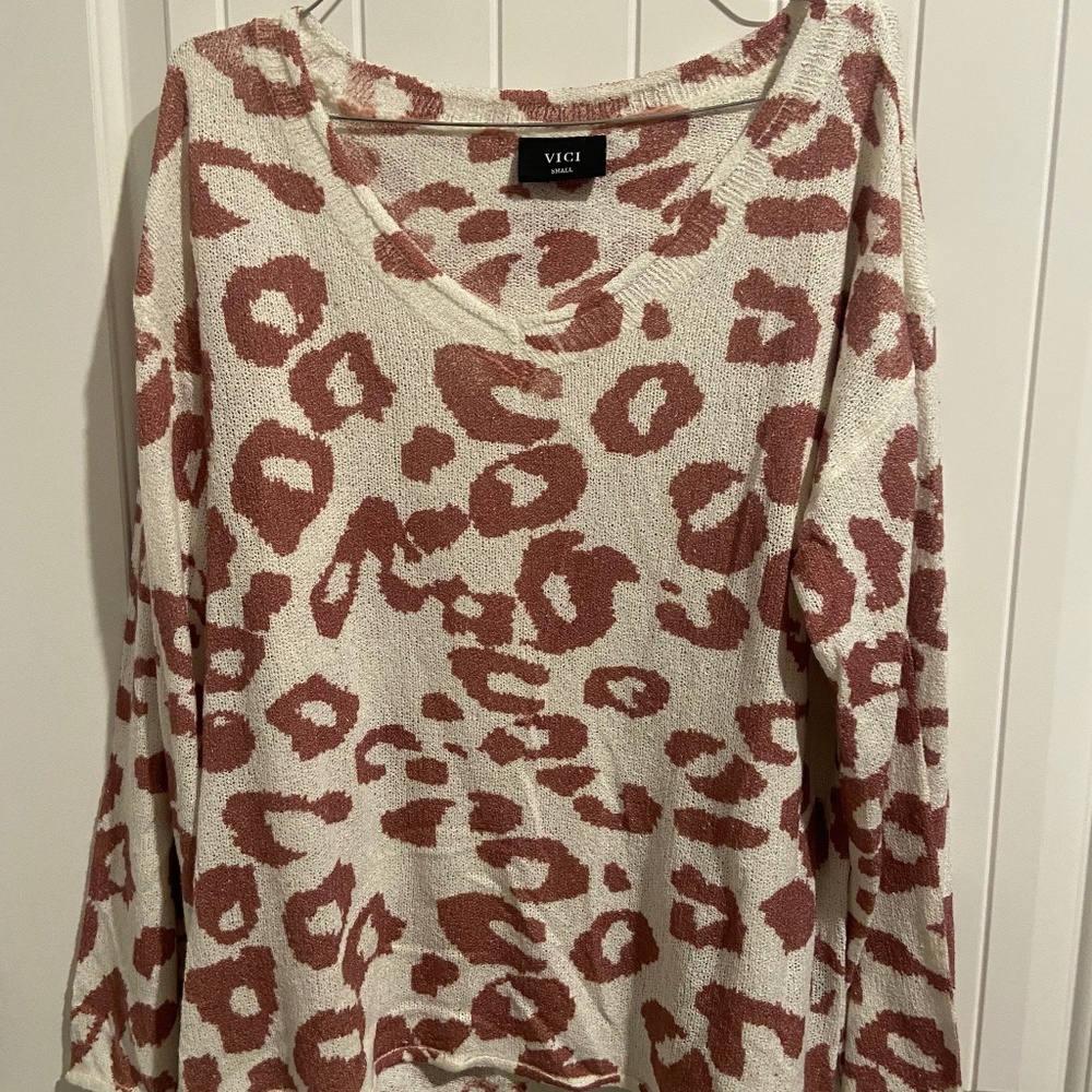 Vici leopard sweater